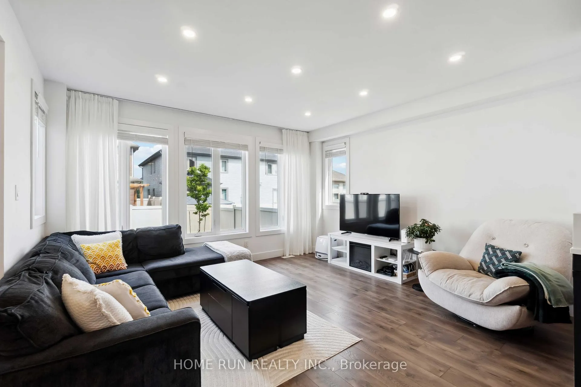 Photo 6 of 334 Haliburton Heights, Ottawa, Kanata - Emerald Meadows/Trailwest — HOMEH