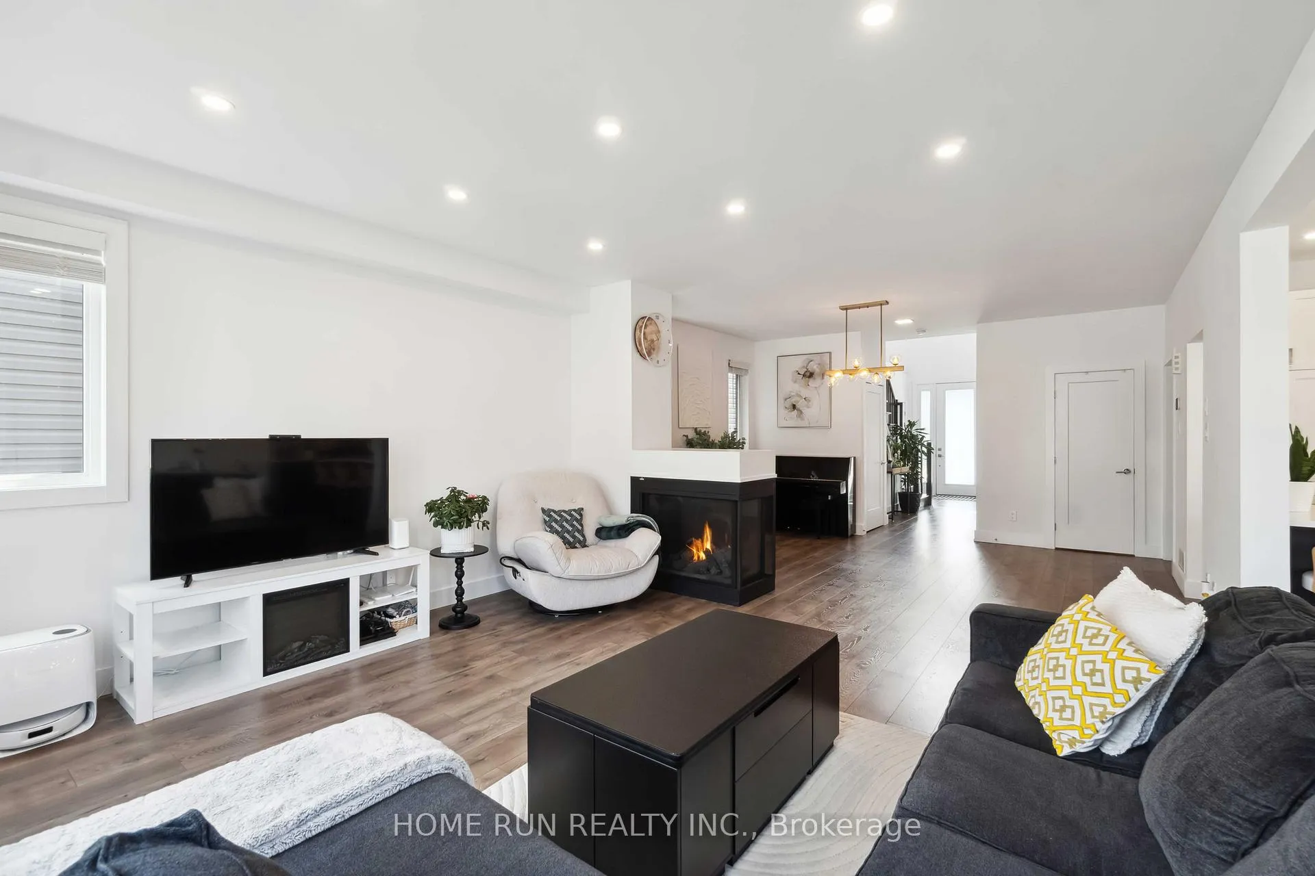 Photo 8 of 334 Haliburton Heights, Ottawa, Kanata - Emerald Meadows/Trailwest — HOMEH