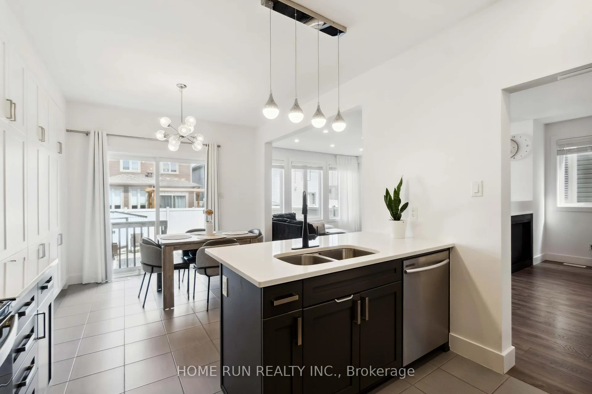 Photo 11 of 334 Haliburton Heights, Ottawa, Kanata - Emerald Meadows/Trailwest — HOMEH