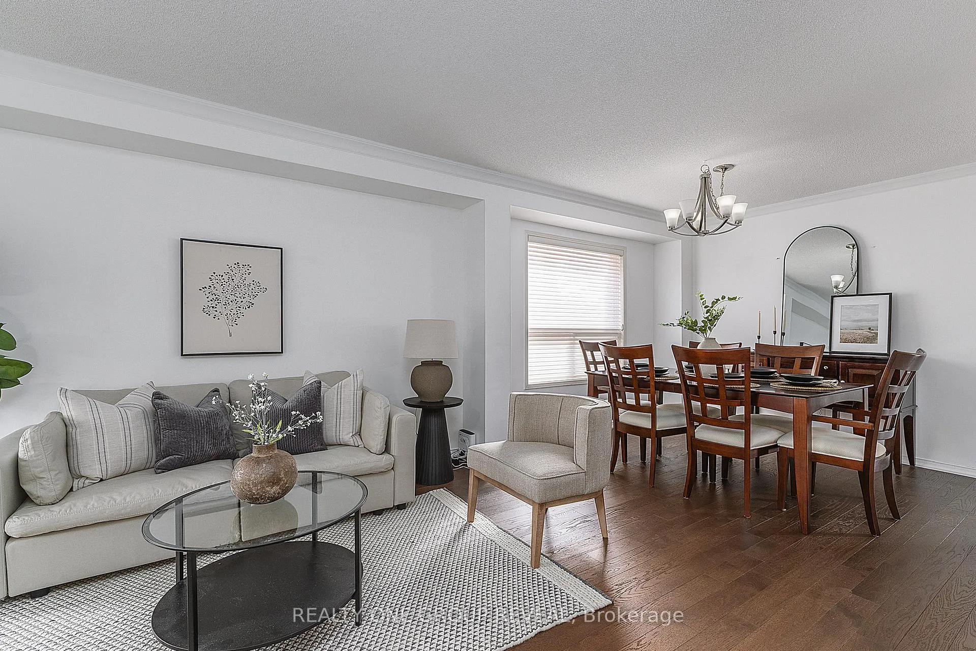 Photo 6 of 37 Wetherburn Drive, Whitby, Williamsburg — HOMEH
