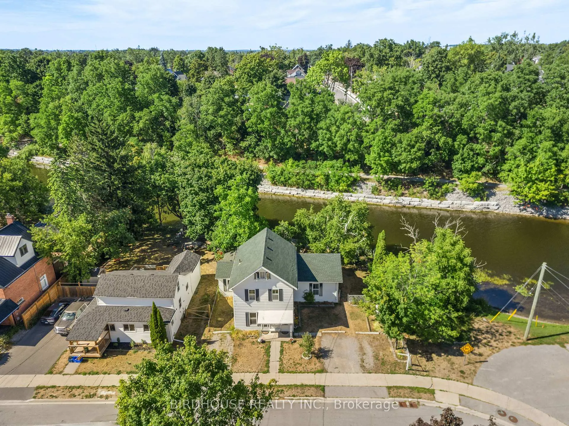 Photo 1 of 70 Ridout Street, Kawartha Lakes, Lindsay — HOMEH
