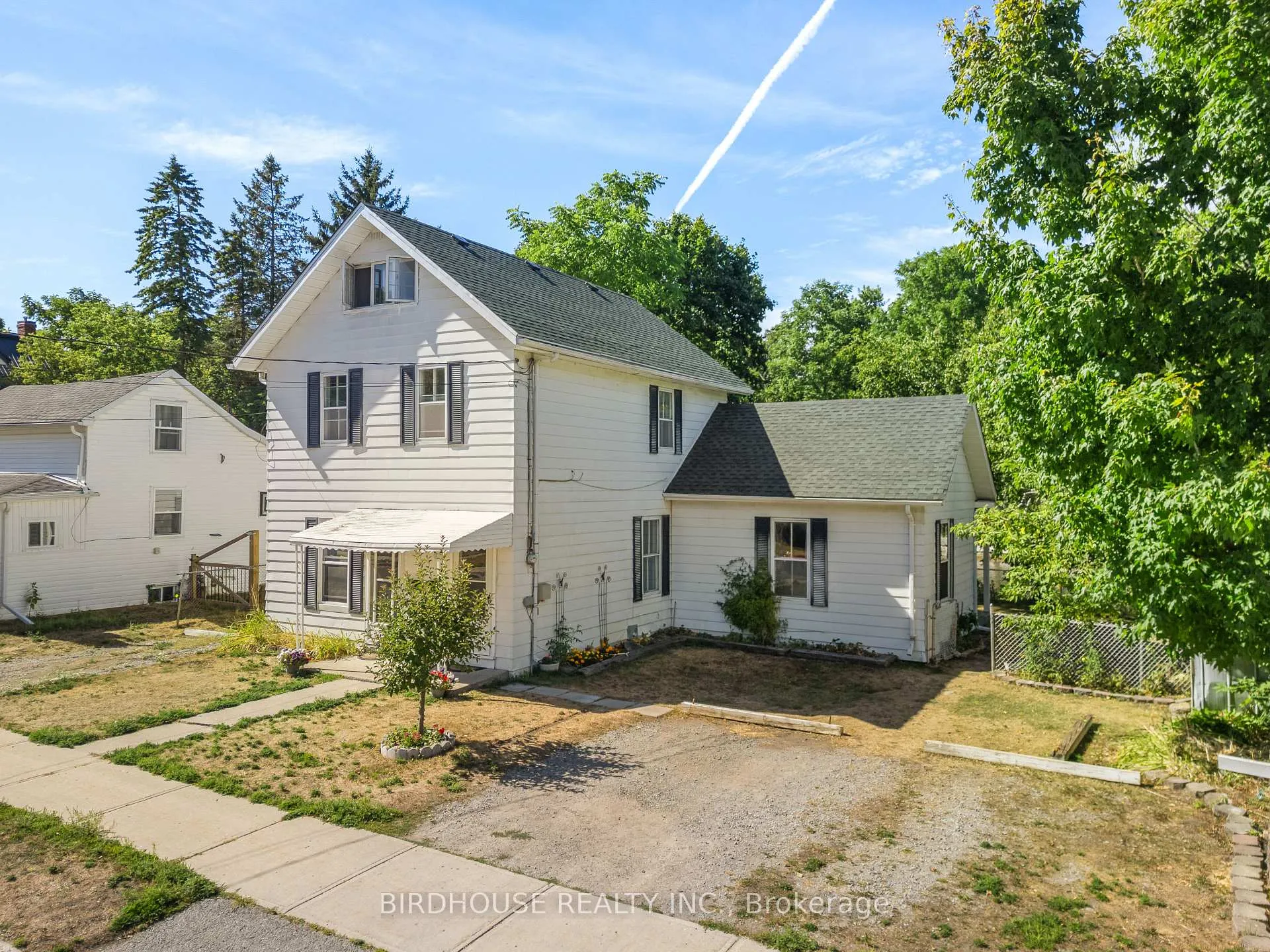 Photo 2 of 70 Ridout Street, Kawartha Lakes, Lindsay — HOMEH