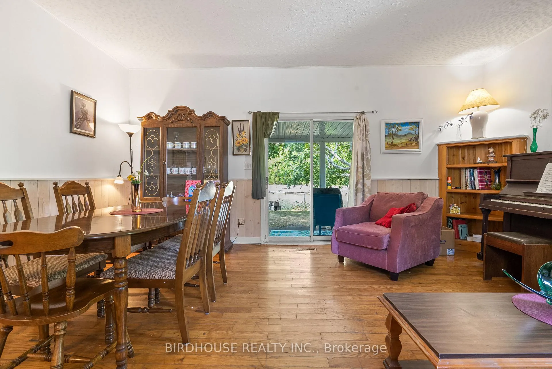 Photo 6 of 70 Ridout Street, Kawartha Lakes, Lindsay — HOMEH