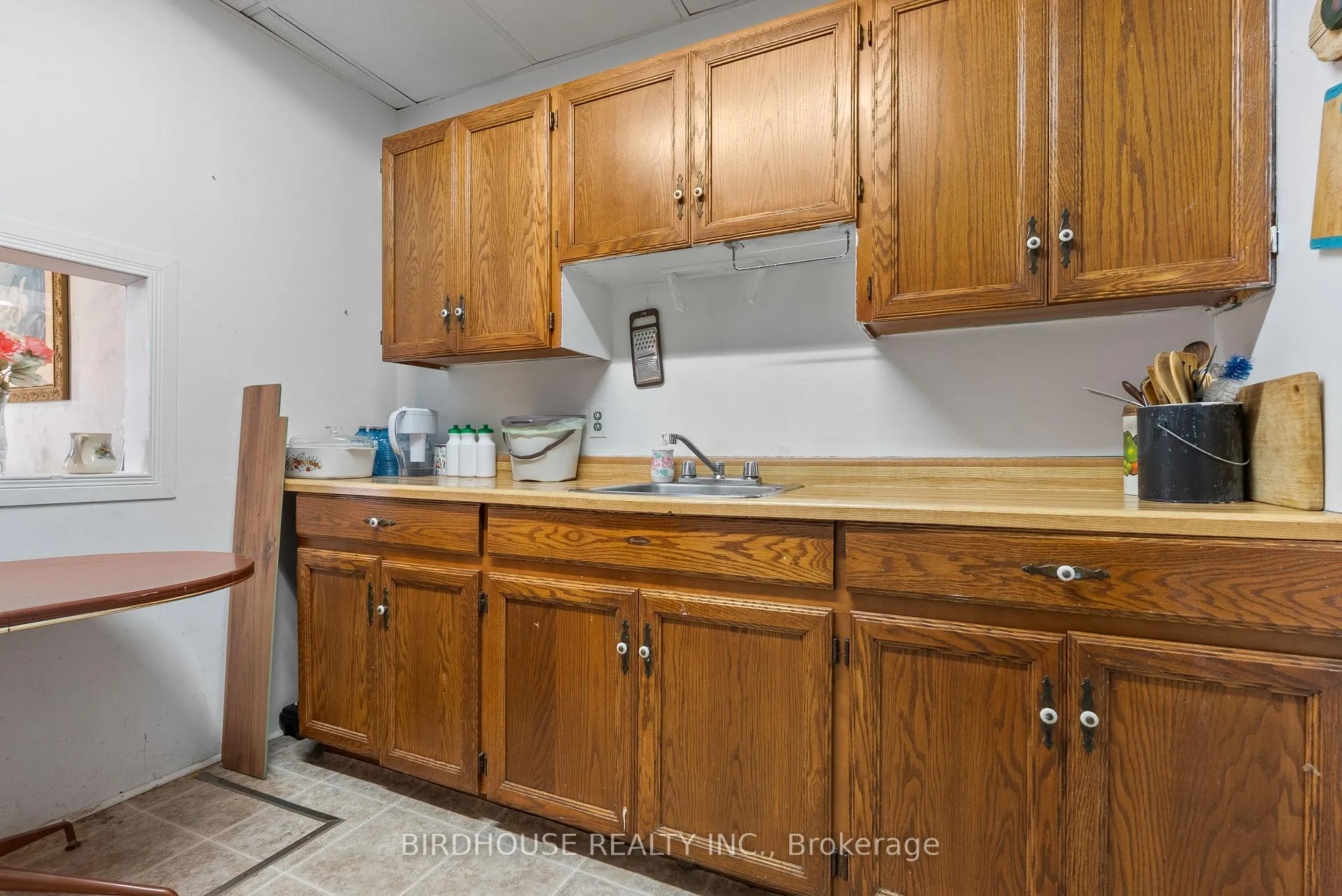 Photo 10 of 70 Ridout Street, Kawartha Lakes, Lindsay — HOMEH