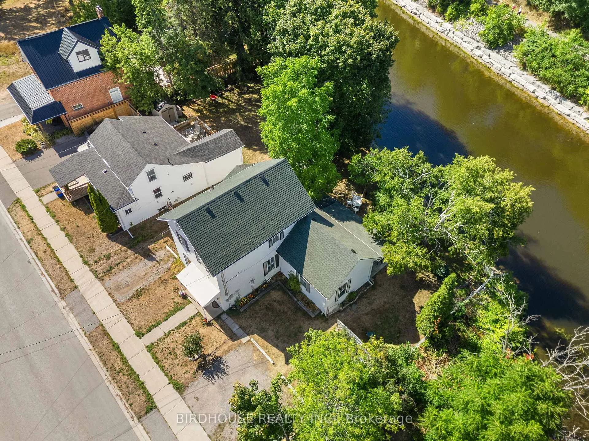 Photo 34 of 70 Ridout Street, Kawartha Lakes, Lindsay — HOMEH
