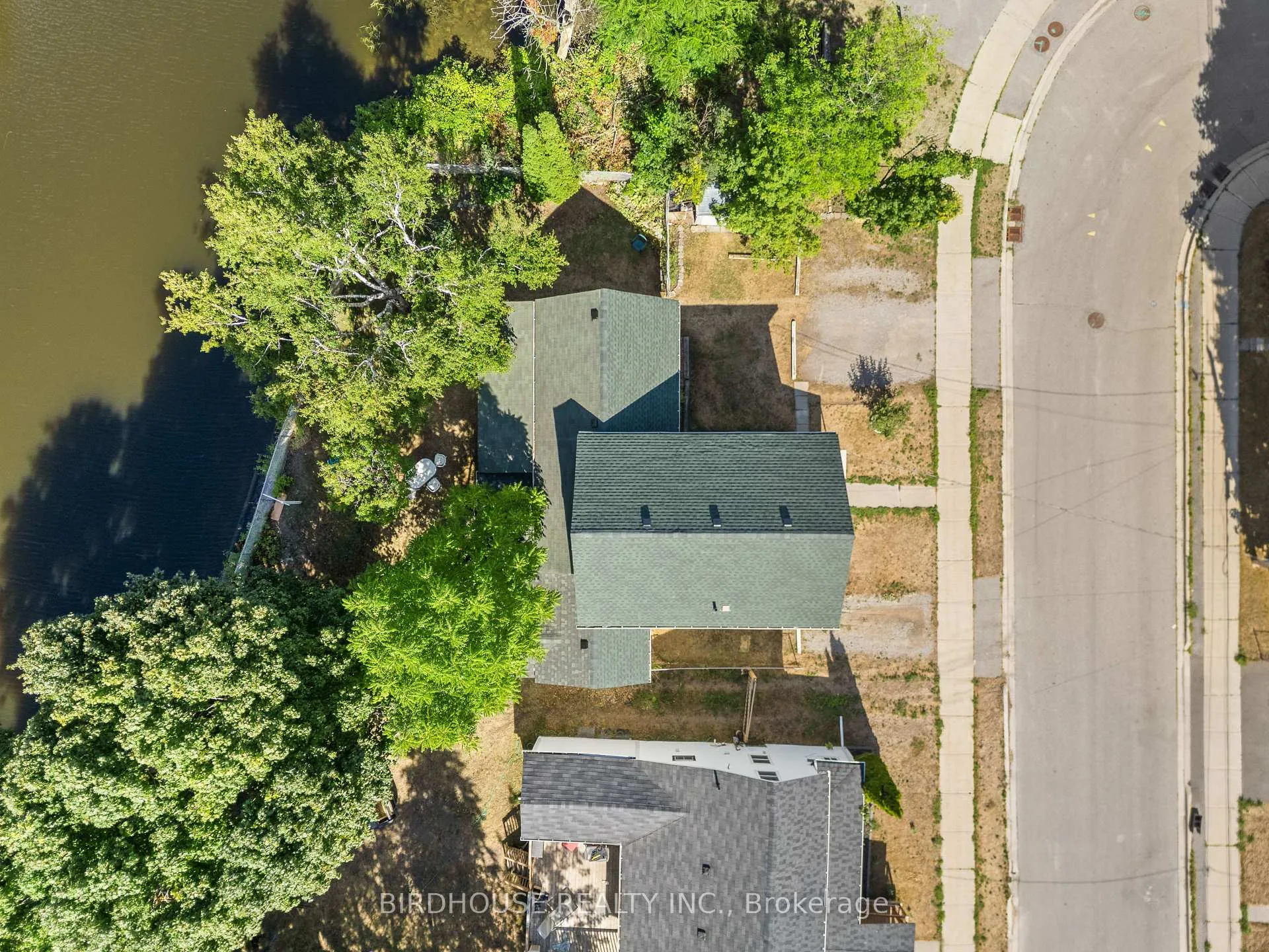 Photo 44 of 70 Ridout Street, Kawartha Lakes, Lindsay — HOMEH