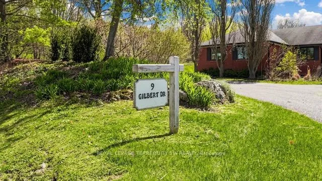 Photo 1 of Unit Main, 9 Gilbert Drive, Aurora, Aurora Estates — HOMEH