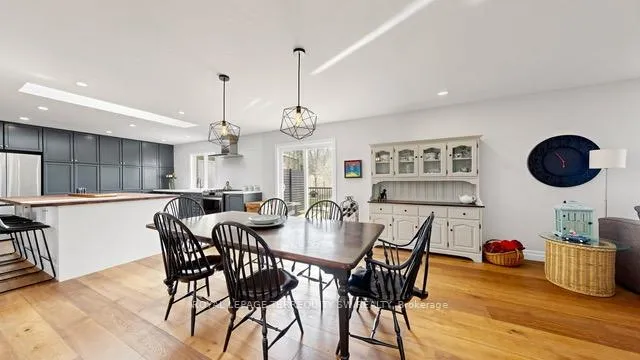 Photo 6 of Unit Main, 9 Gilbert Drive, Aurora, Aurora Estates — HOMEH