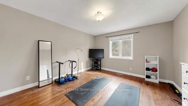 Photo 25 of Unit Main, 9 Gilbert Drive, Aurora, Aurora Estates — HOMEH
