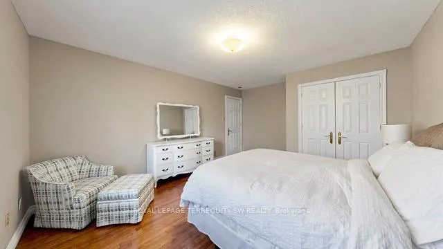 Photo 27 of Unit Main, 9 Gilbert Drive, Aurora, Aurora Estates — HOMEH
