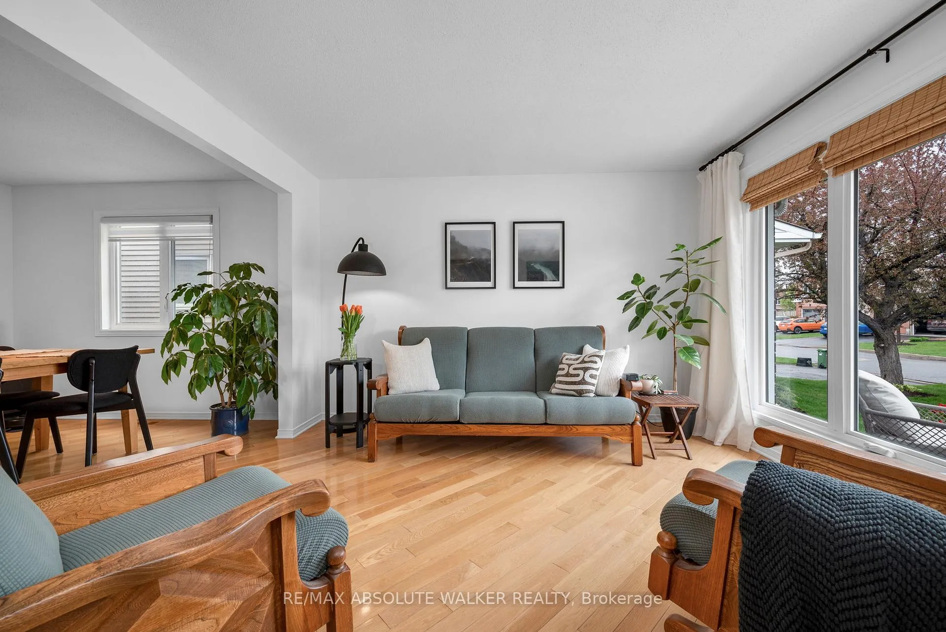 Photo 4 of 726 Thicket Way, Ottawa, Fallingbrook/Gardenway South — HOMEH