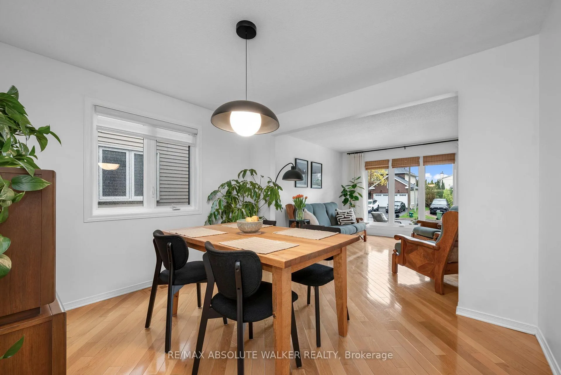 Photo 9 of 726 Thicket Way, Ottawa, Fallingbrook/Gardenway South — HOMEH