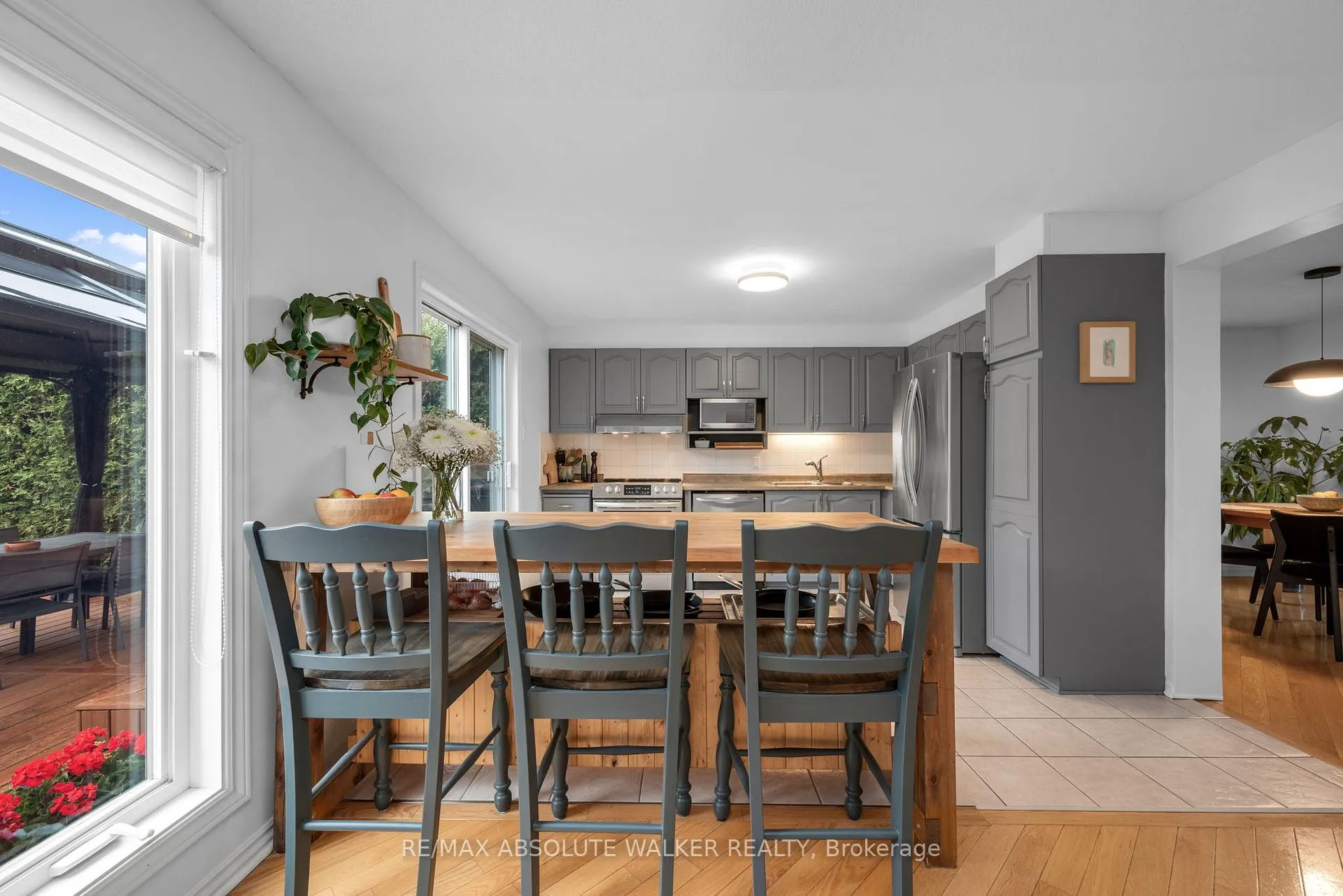 Photo 13 of 726 Thicket Way, Ottawa, Fallingbrook/Gardenway South — HOMEH