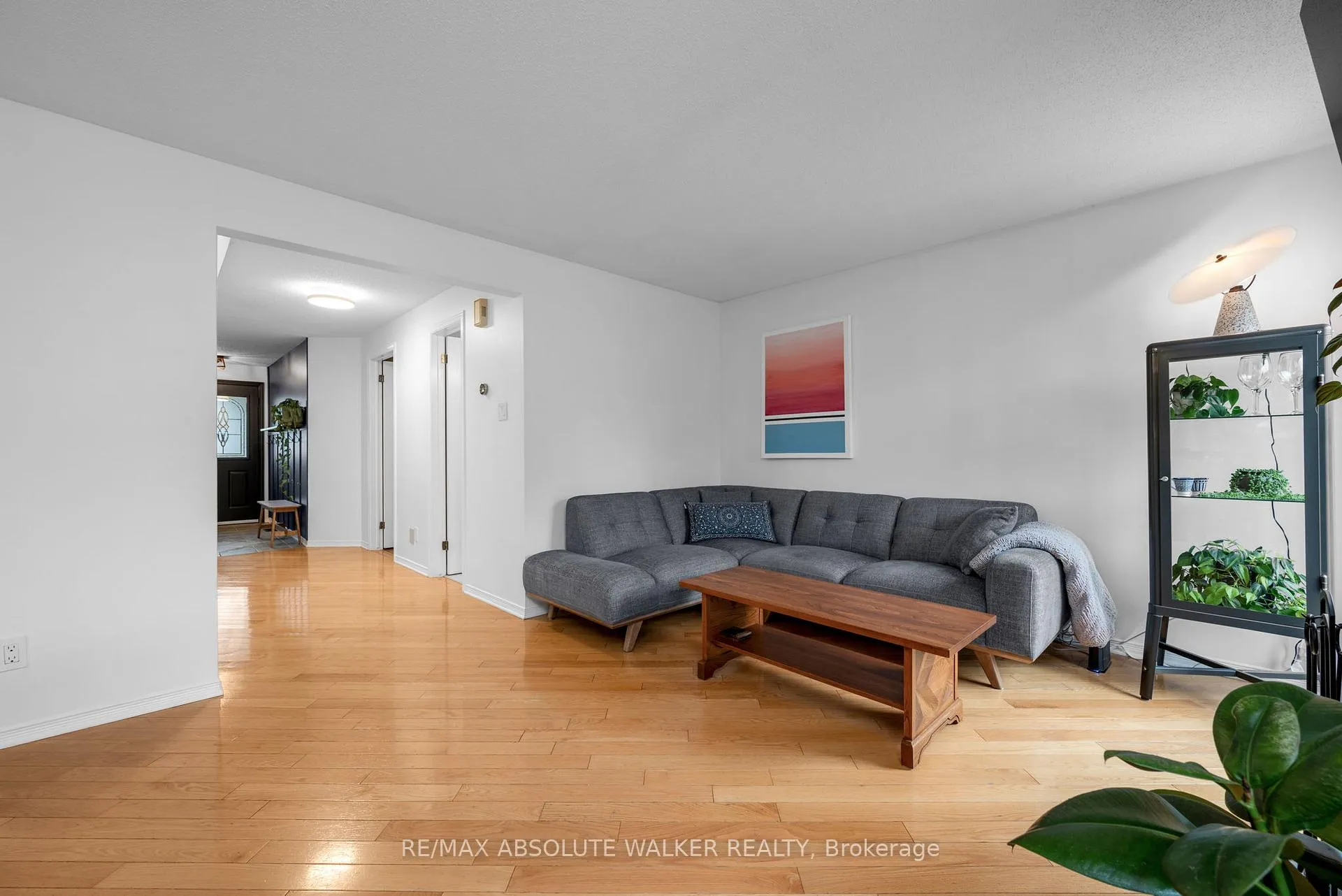 Photo 16 of 726 Thicket Way, Ottawa, Fallingbrook/Gardenway South — HOMEH