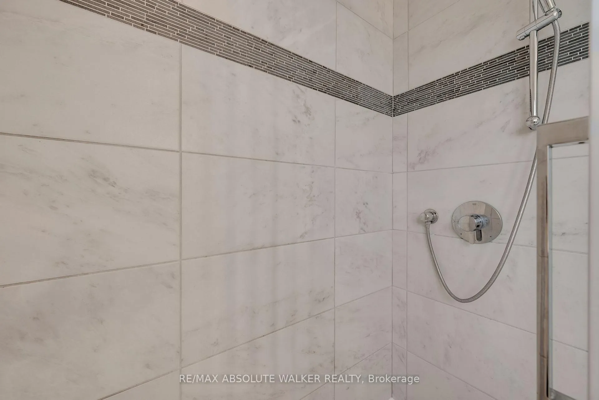 Photo 22 of 726 Thicket Way, Ottawa, Fallingbrook/Gardenway South — HOMEH