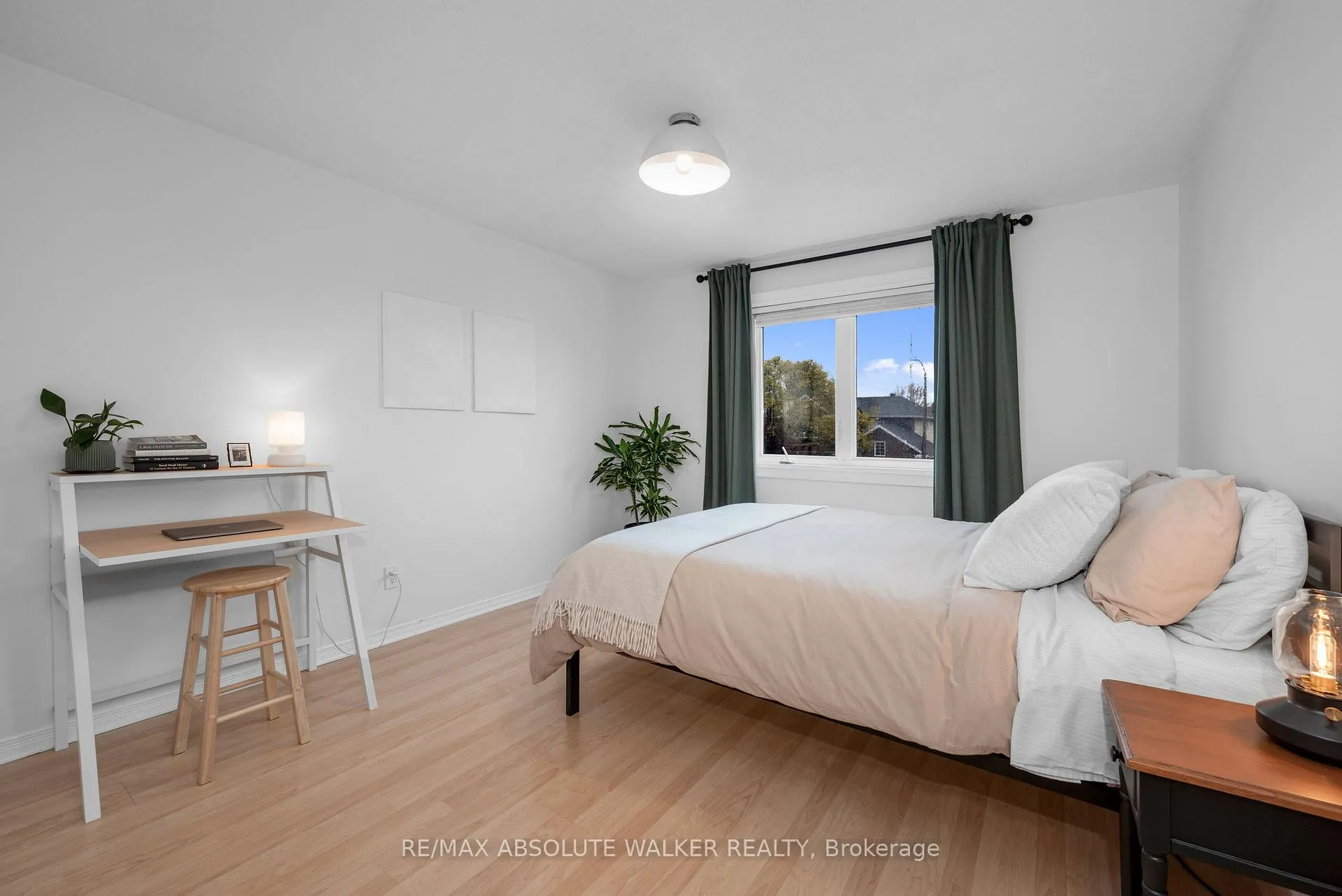 Photo 24 of 726 Thicket Way, Ottawa, Fallingbrook/Gardenway South — HOMEH