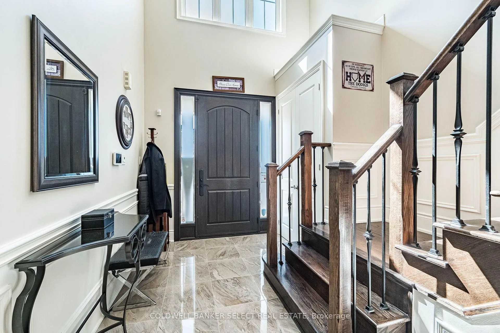 Photo 5 of 161 Cranbrook Crescent, Vaughan, Kleinburg — HOMEH