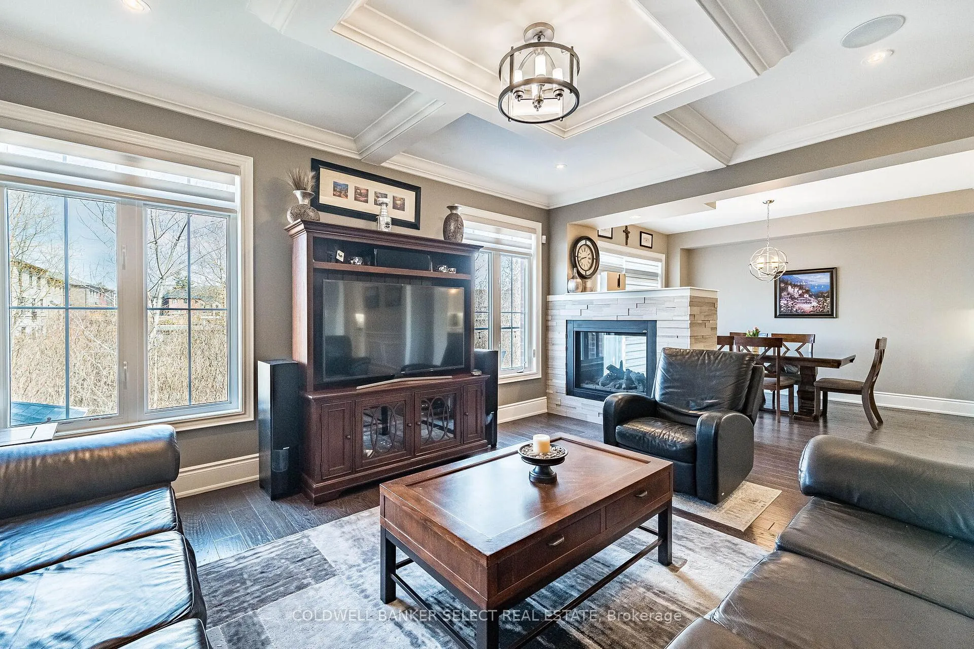 Photo 10 of 161 Cranbrook Crescent, Vaughan, Kleinburg — HOMEH