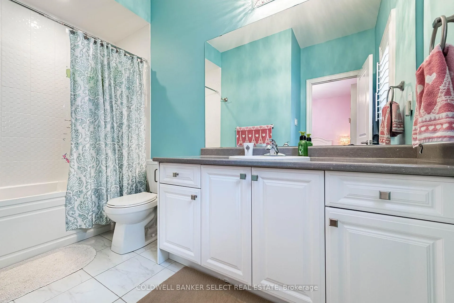 Photo 32 of 161 Cranbrook Crescent, Vaughan, Kleinburg — HOMEH
