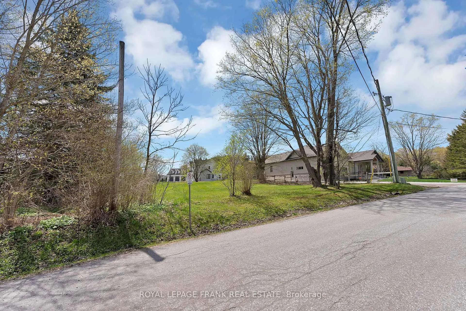 Photo 2 of 1 Crosby Road, Uxbridge — HOMEH