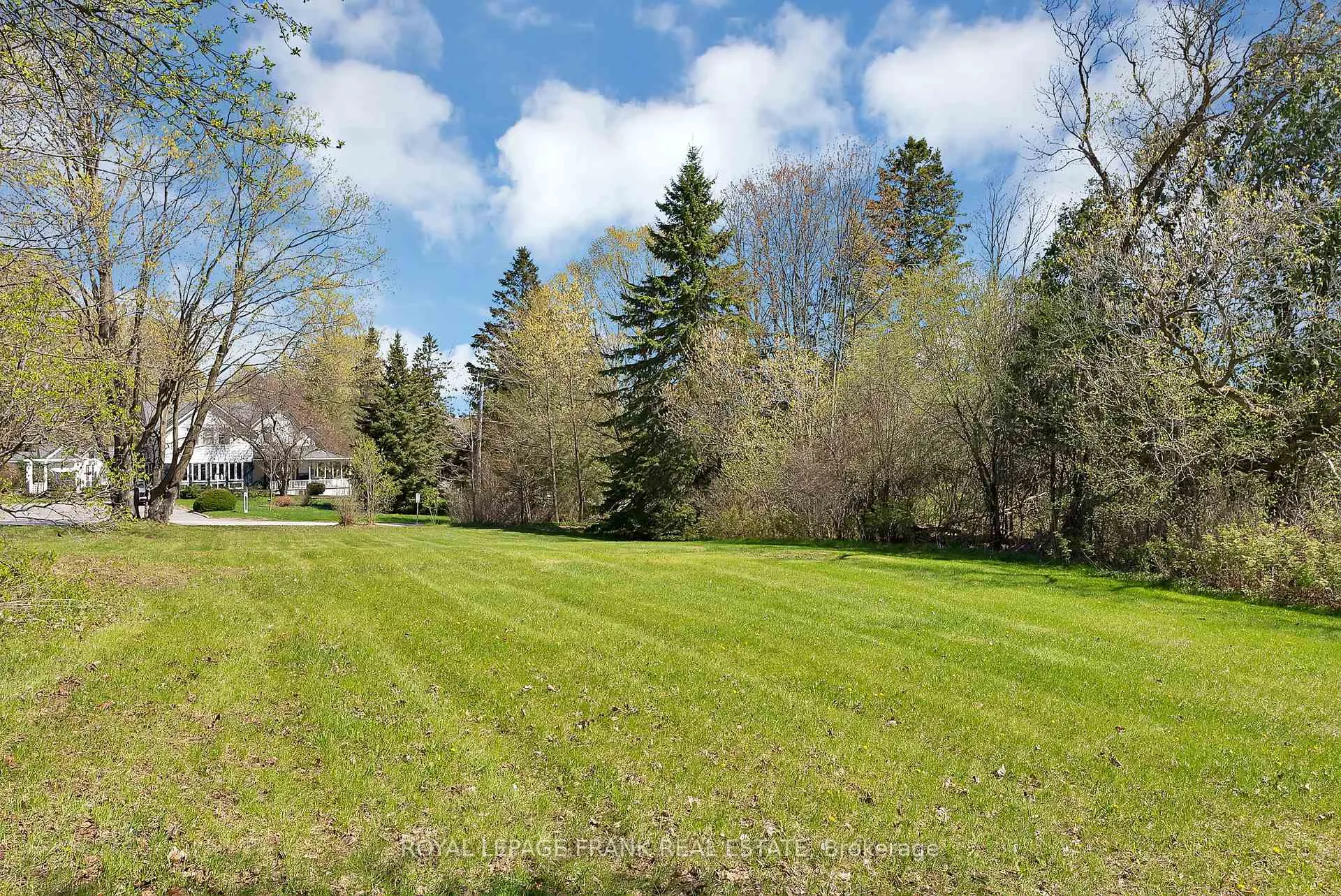 Photo 7 of 1 Crosby Road, Uxbridge — HOMEH