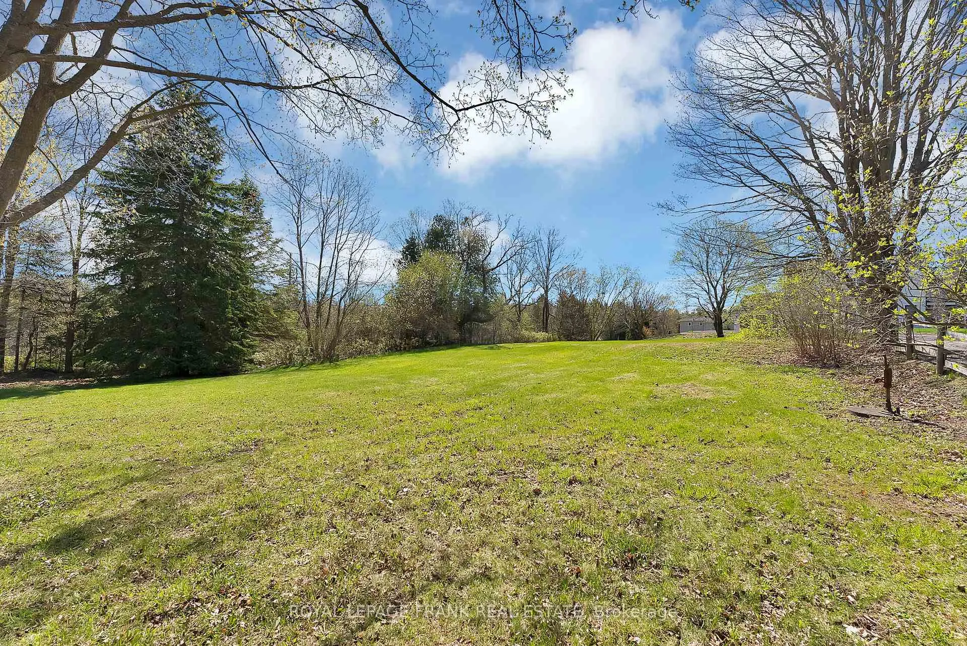 Photo 9 of 1 Crosby Road, Uxbridge — HOMEH