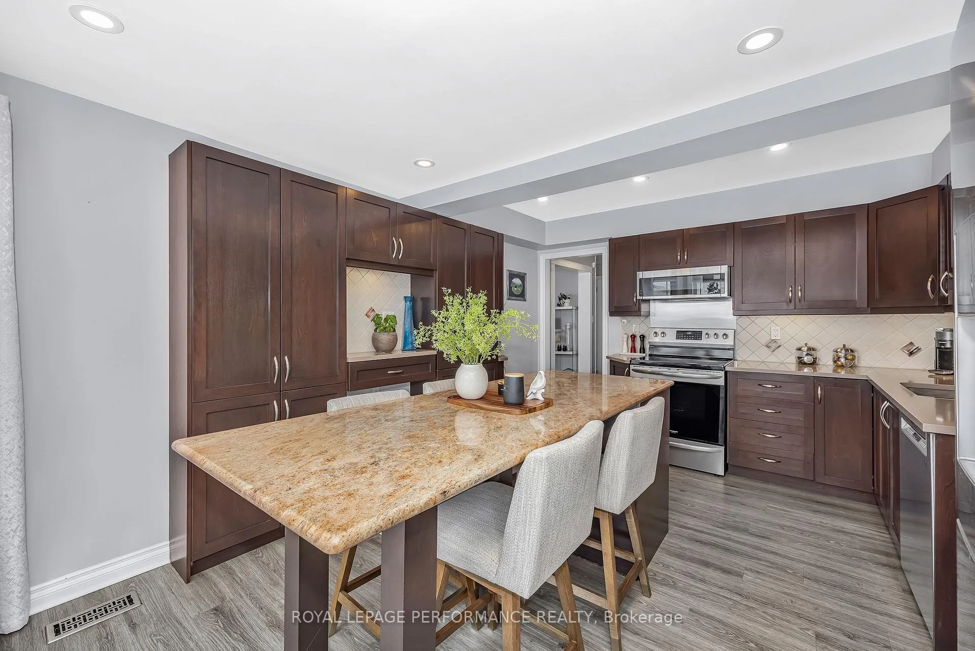 Photo 13 of 1310 Prestone Drive N, Ottawa, Bilberry Creek/Queenswood Heights — HOMEH