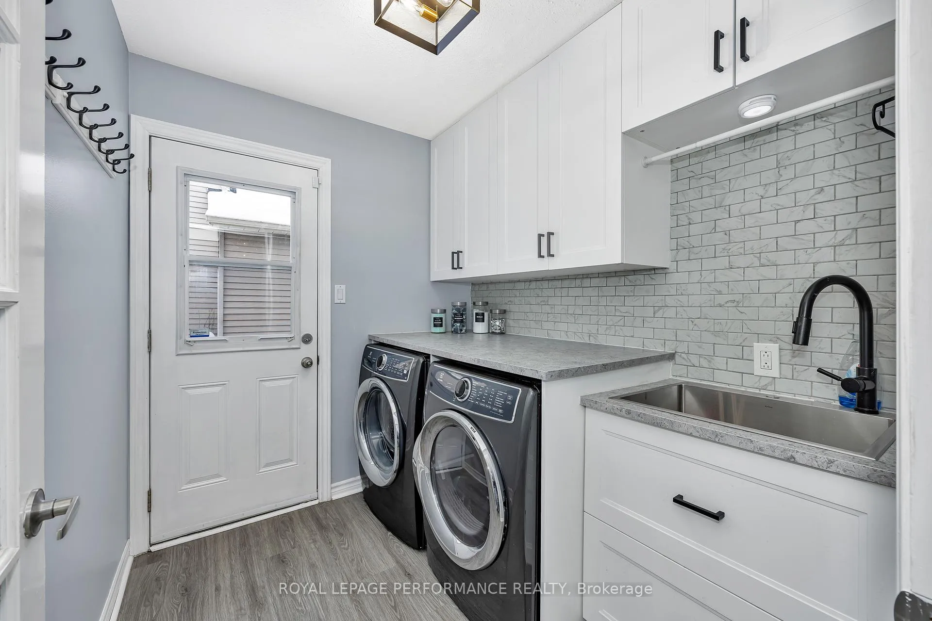 Photo 18 of 1310 Prestone Drive N, Ottawa, Bilberry Creek/Queenswood Heights — HOMEH