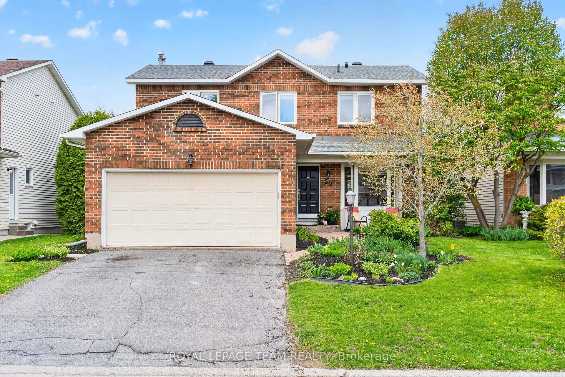 Photo 2 of 52 Drainie Drive, Ottawa, Kanata - Katimavik — HOMEH