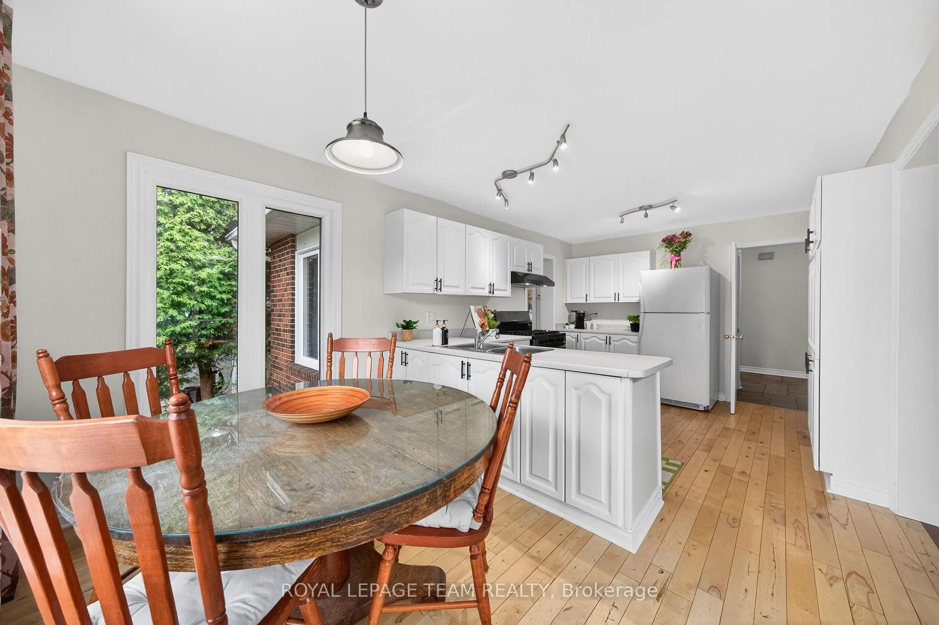Photo 19 of 52 Drainie Drive, Ottawa, Kanata - Katimavik — HOMEH