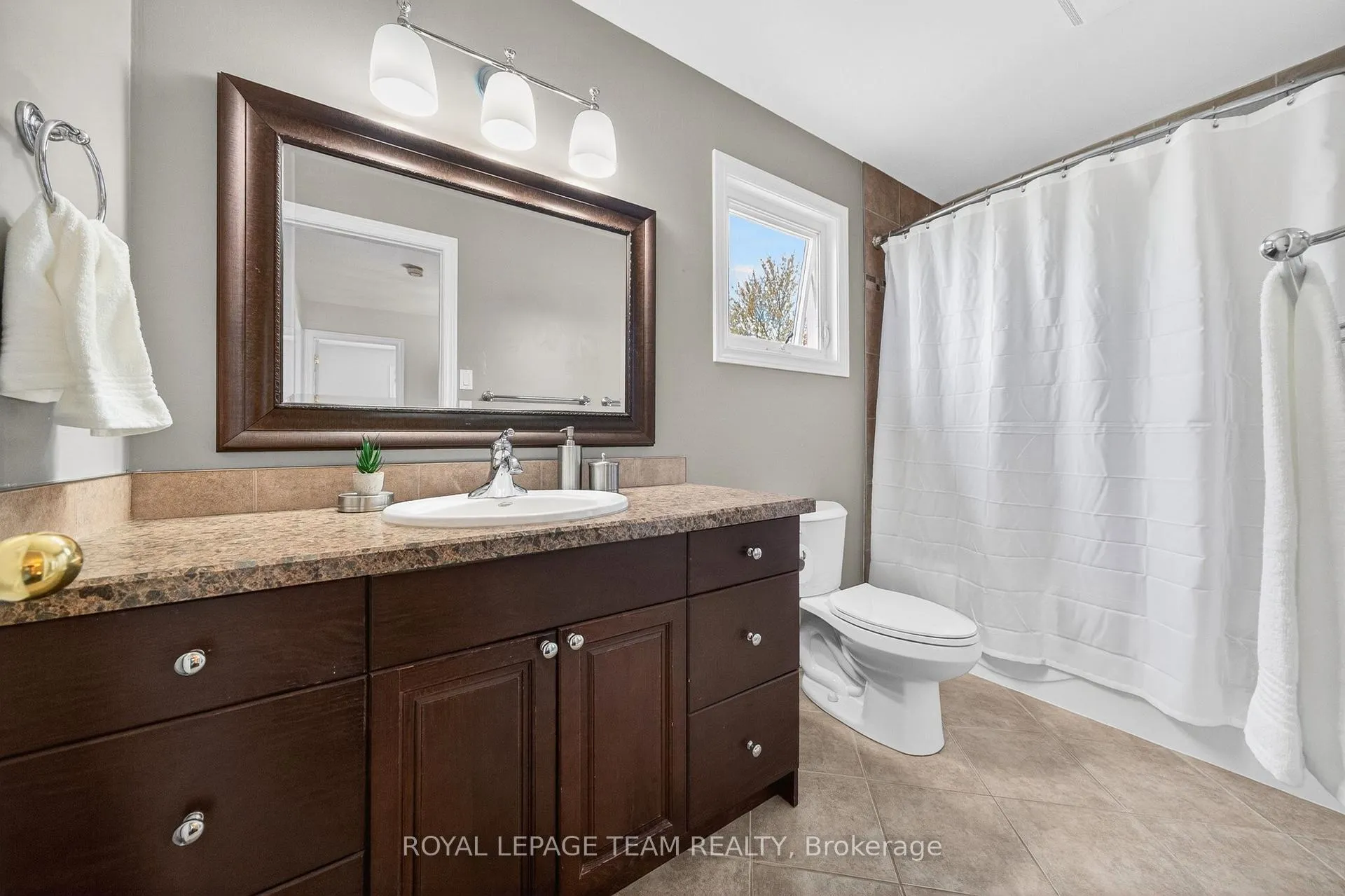 Photo 33 of 52 Drainie Drive, Ottawa, Kanata - Katimavik — HOMEH