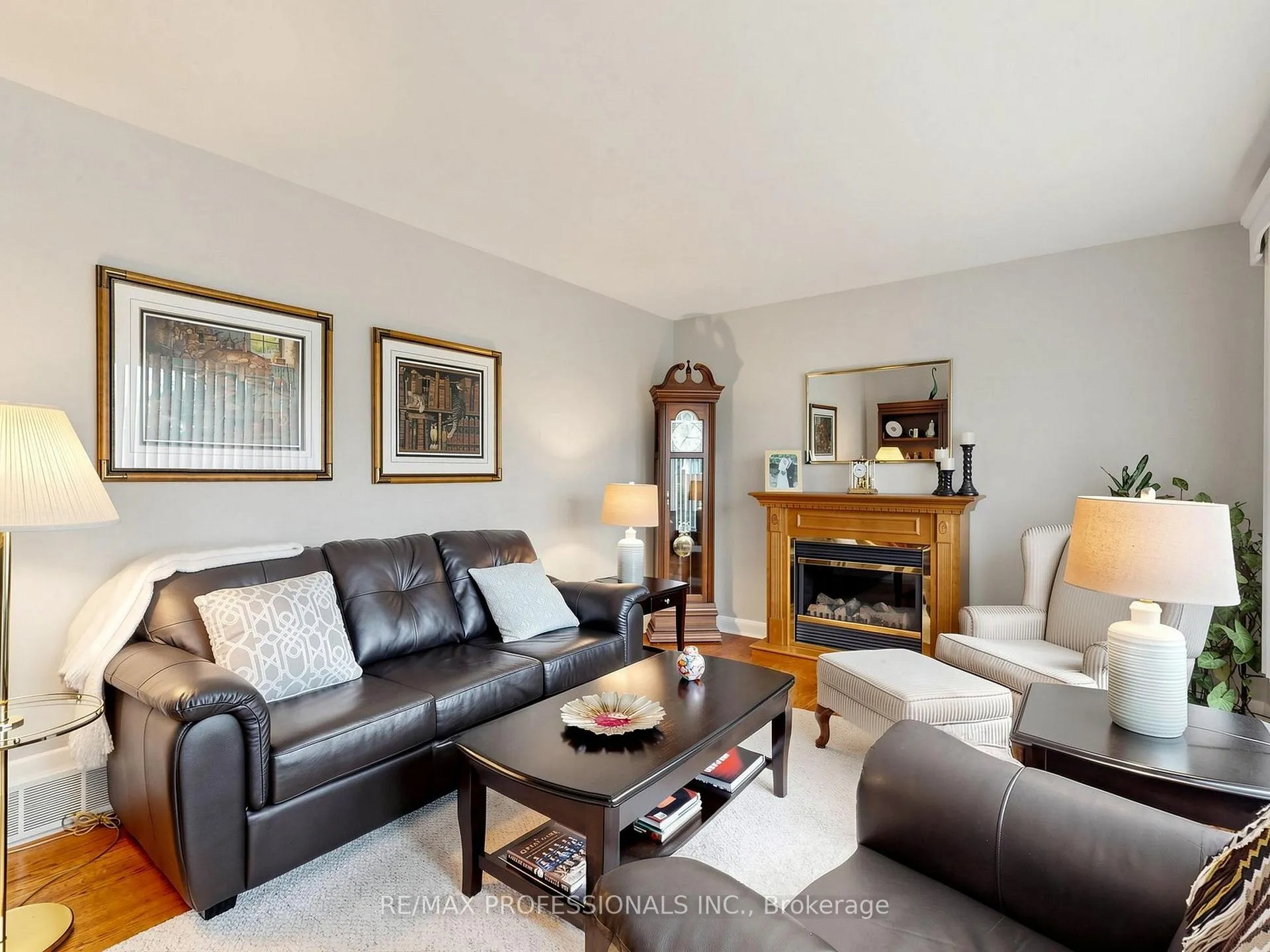 Photo 3 of 177 Elmhurst Drive, Etobicoke, Rexdale-Kipling — HOMEH