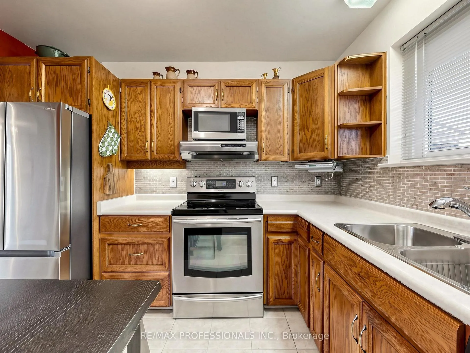 Photo 8 of 177 Elmhurst Drive, Etobicoke, Rexdale-Kipling — HOMEH