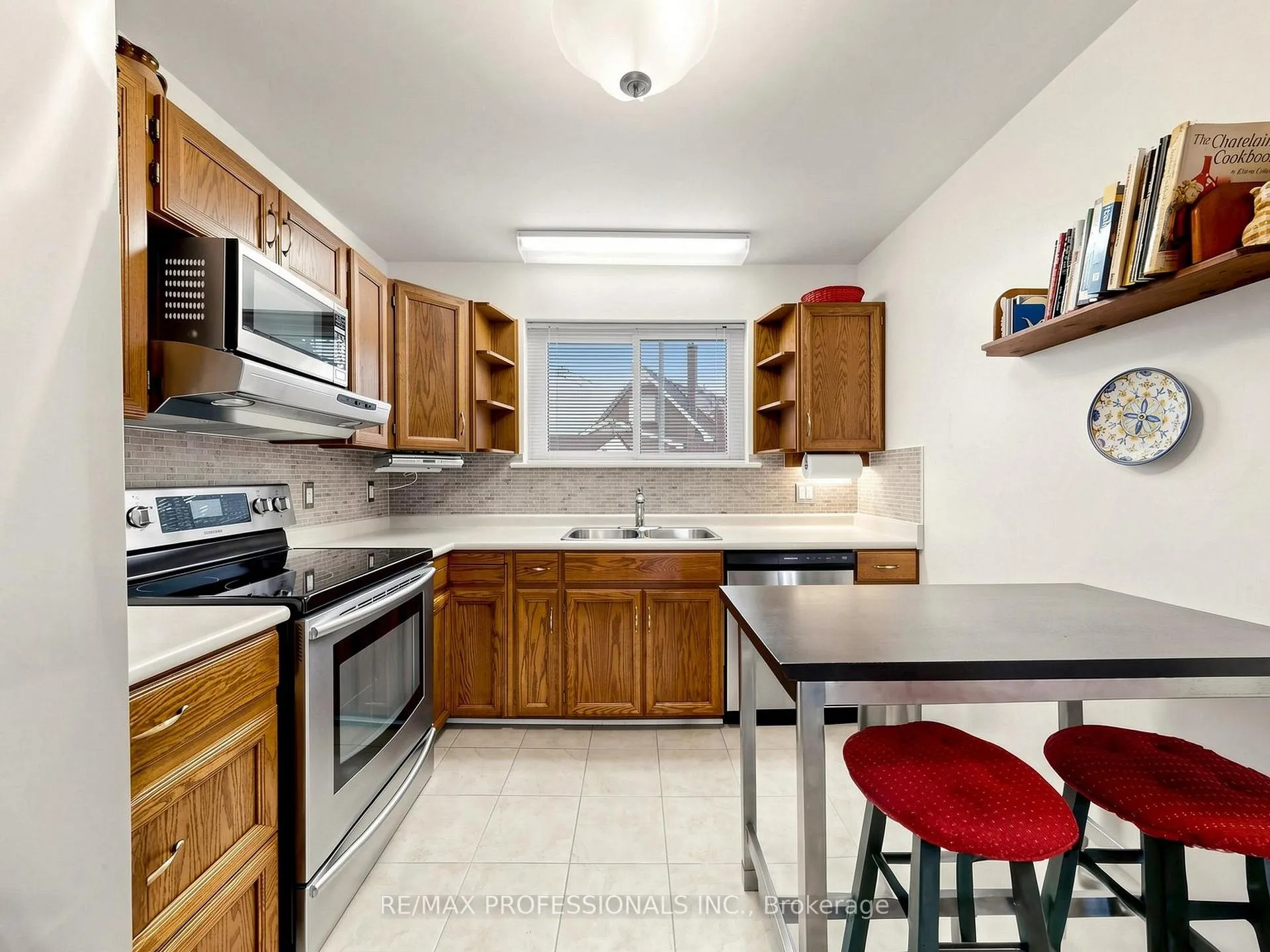 Photo 9 of 177 Elmhurst Drive, Etobicoke, Rexdale-Kipling — HOMEH