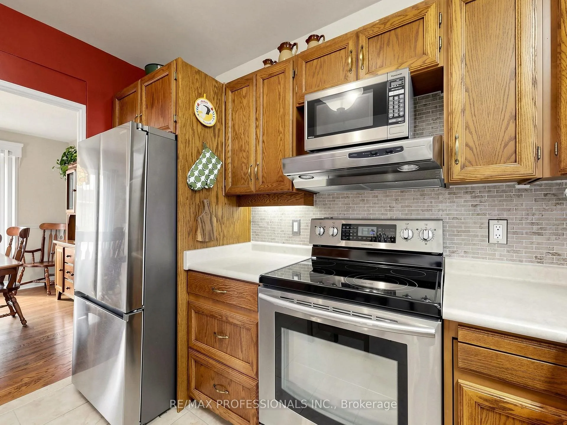Photo 10 of 177 Elmhurst Drive, Etobicoke, Rexdale-Kipling — HOMEH