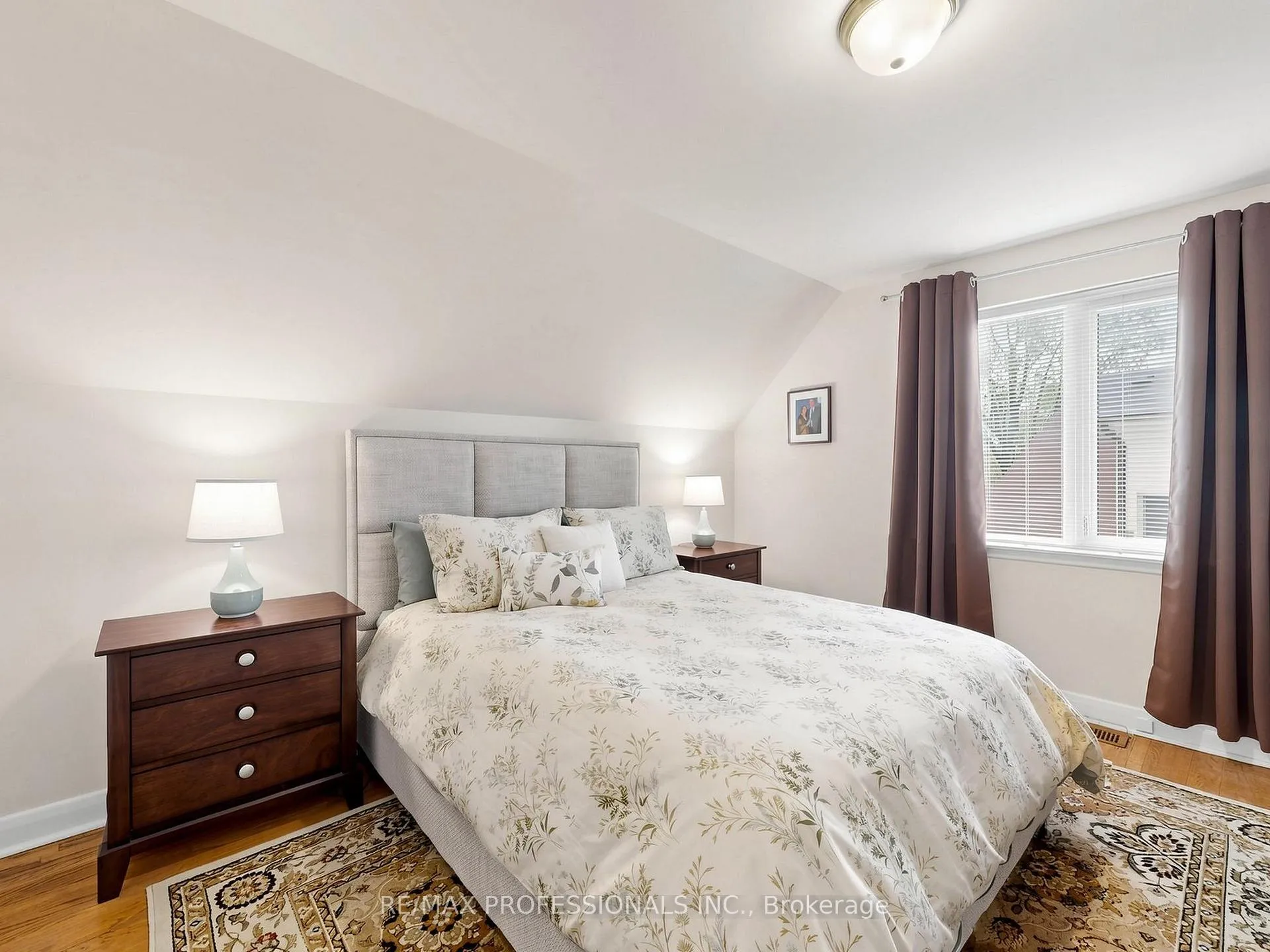 Photo 12 of 177 Elmhurst Drive, Etobicoke, Rexdale-Kipling — HOMEH