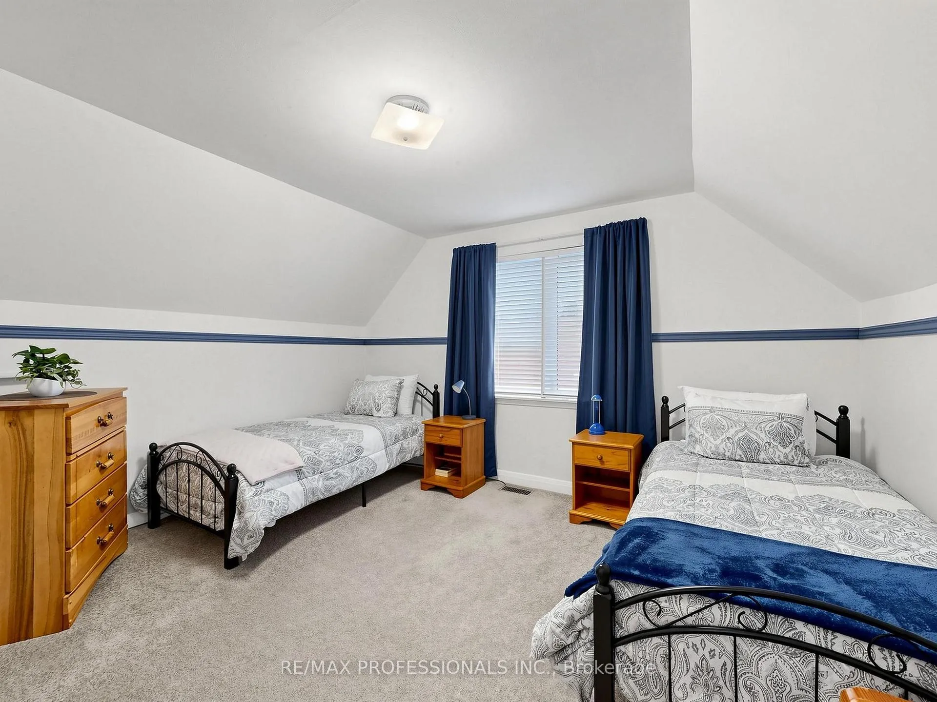 Photo 15 of 177 Elmhurst Drive, Etobicoke, Rexdale-Kipling — HOMEH