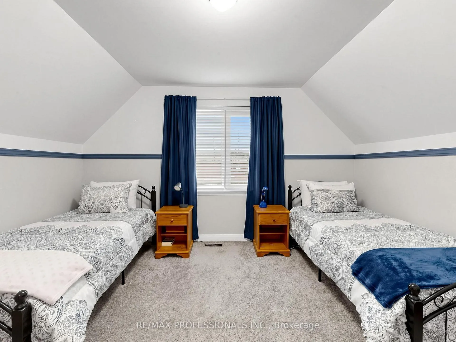 Photo 16 of 177 Elmhurst Drive, Etobicoke, Rexdale-Kipling — HOMEH