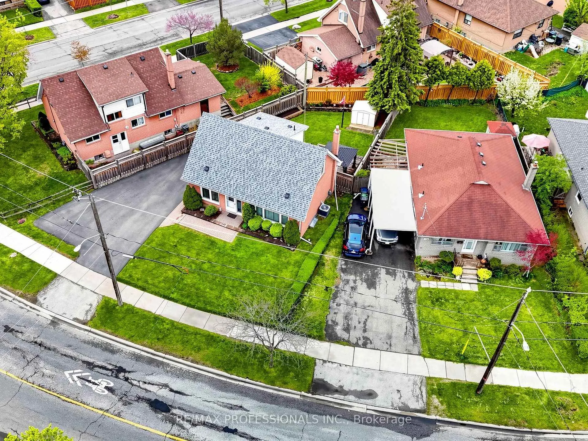 Photo 32 of 177 Elmhurst Drive, Etobicoke, Rexdale-Kipling — HOMEH