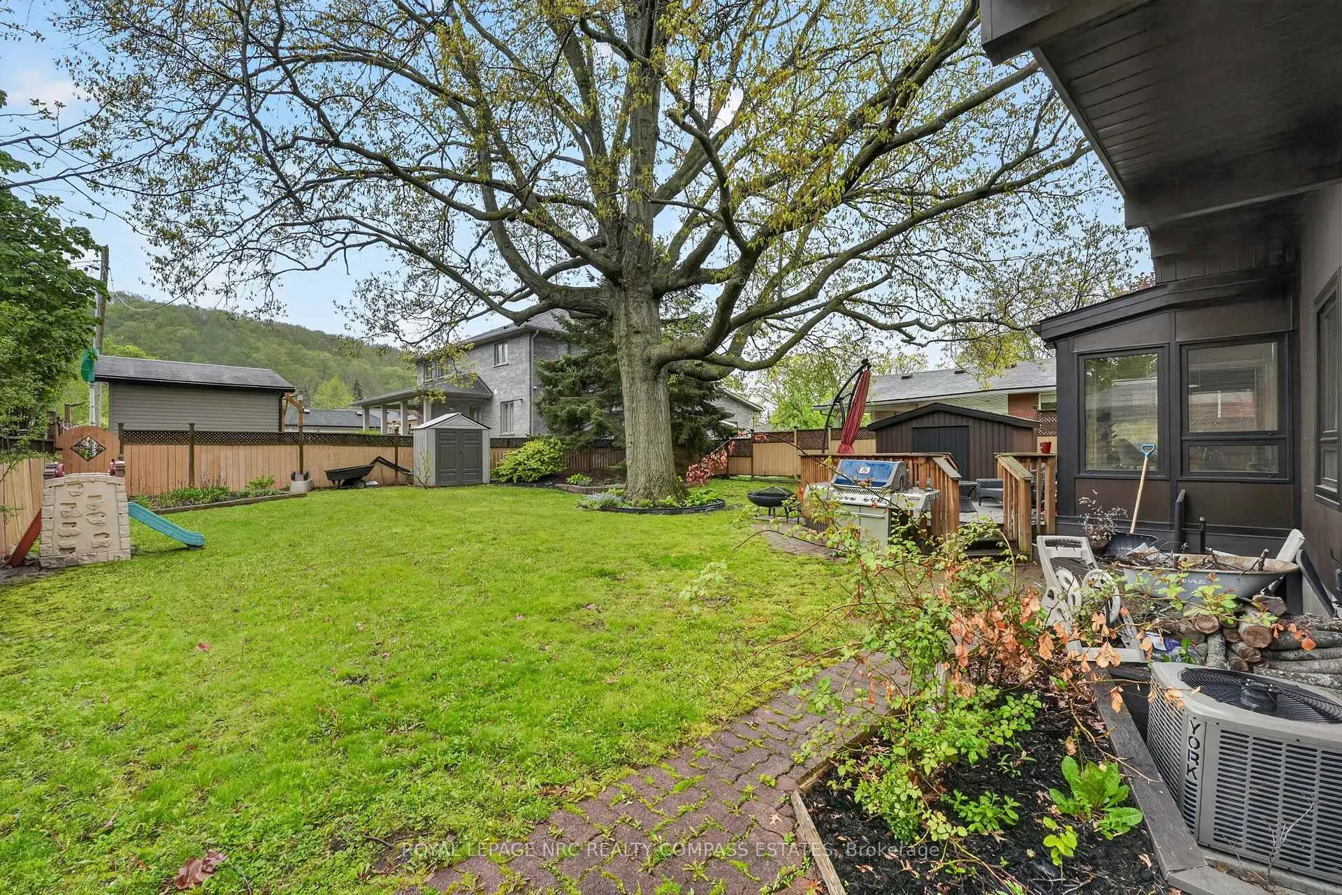 Photo 38 of 3 West Hampton Road, St. Catharines, Glendale/Glenridge — HOMEH