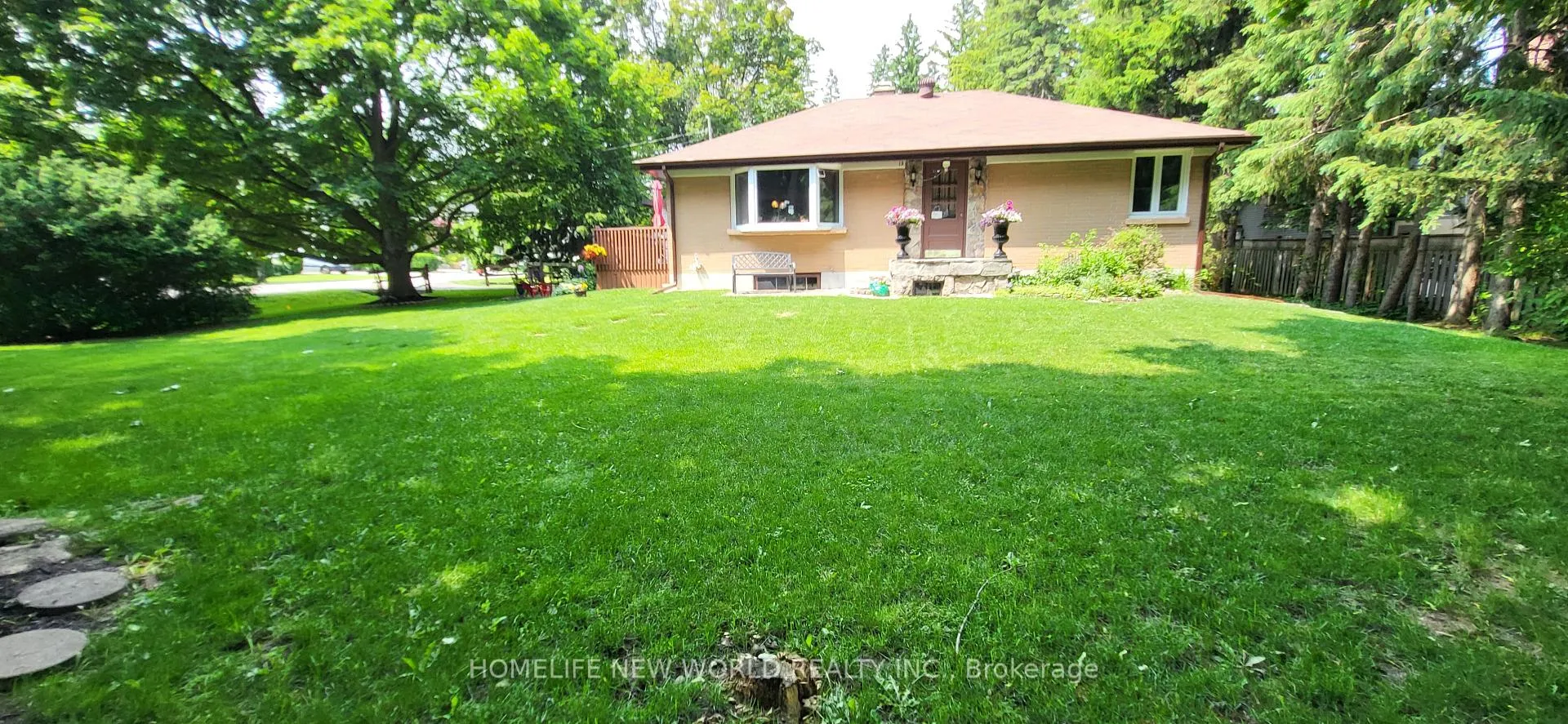 Photo 4 of 12 riverview Road S, Markham, Bullock — HOMEH