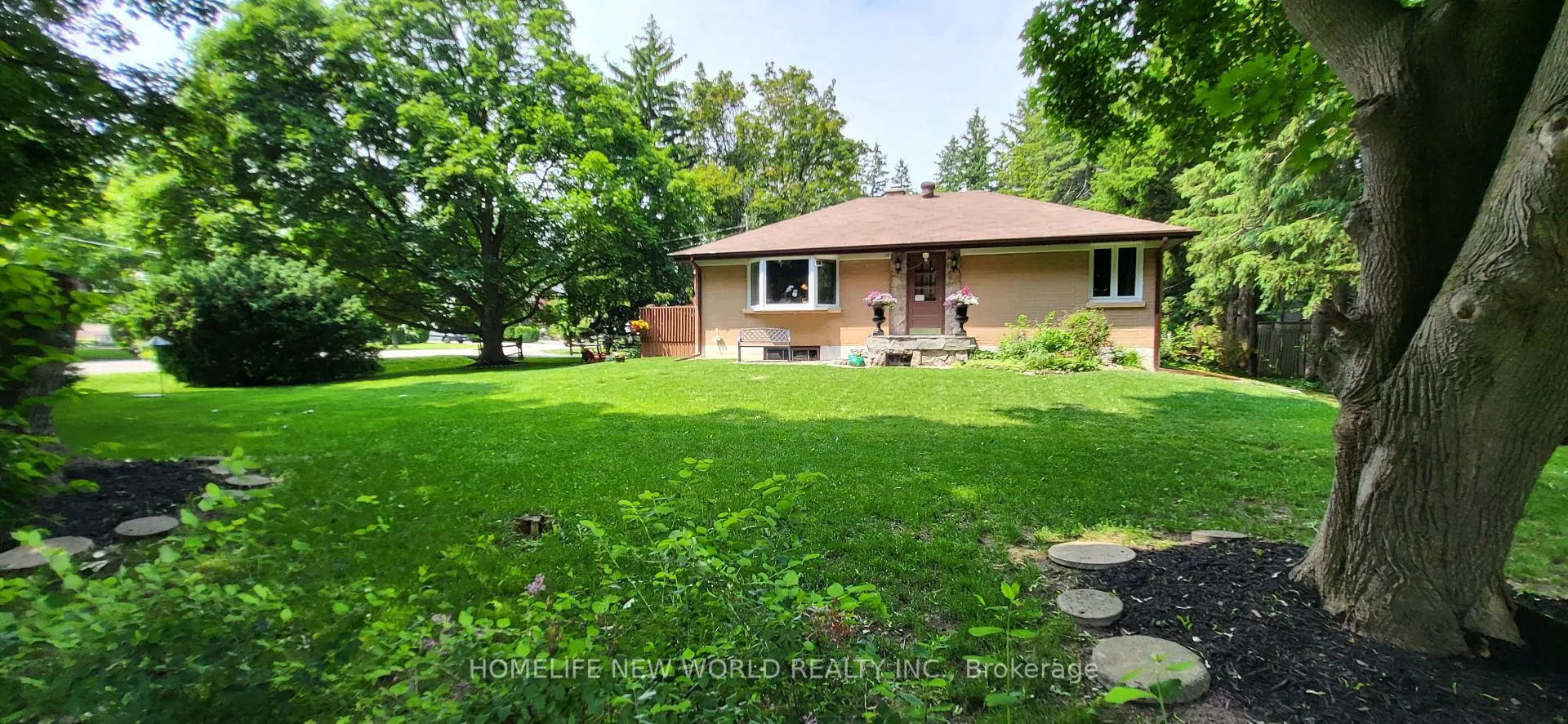 Photo 13 of 12 riverview Road S, Markham, Bullock — HOMEH