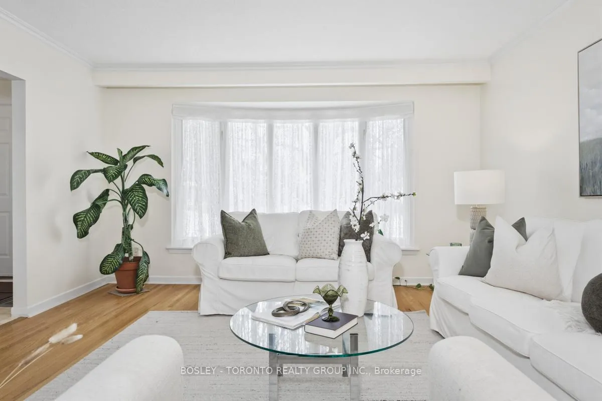 Photo 6 of 17 Glamis Place, Markham, Royal Orchard — HOMEH