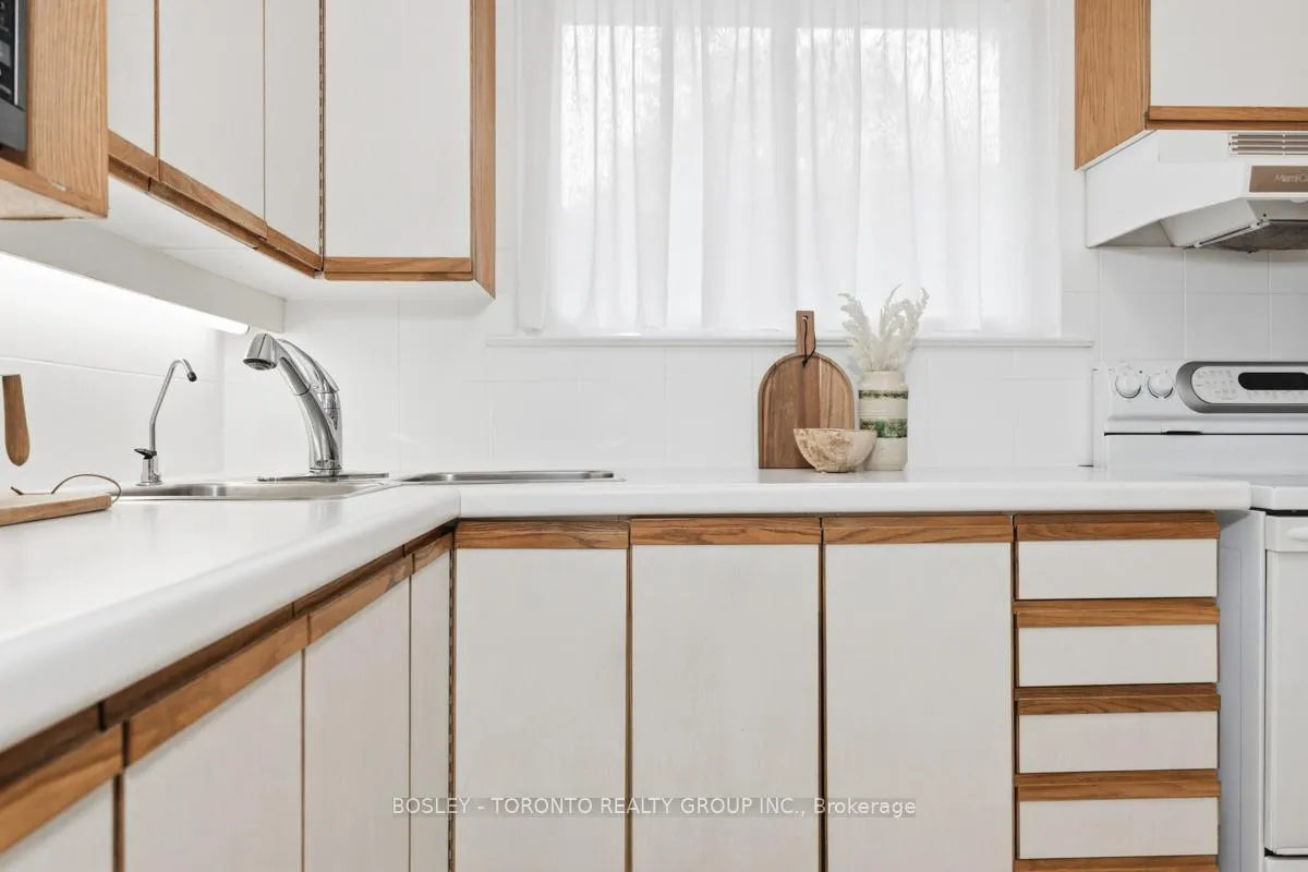 Photo 18 of 17 Glamis Place, Markham, Royal Orchard — HOMEH