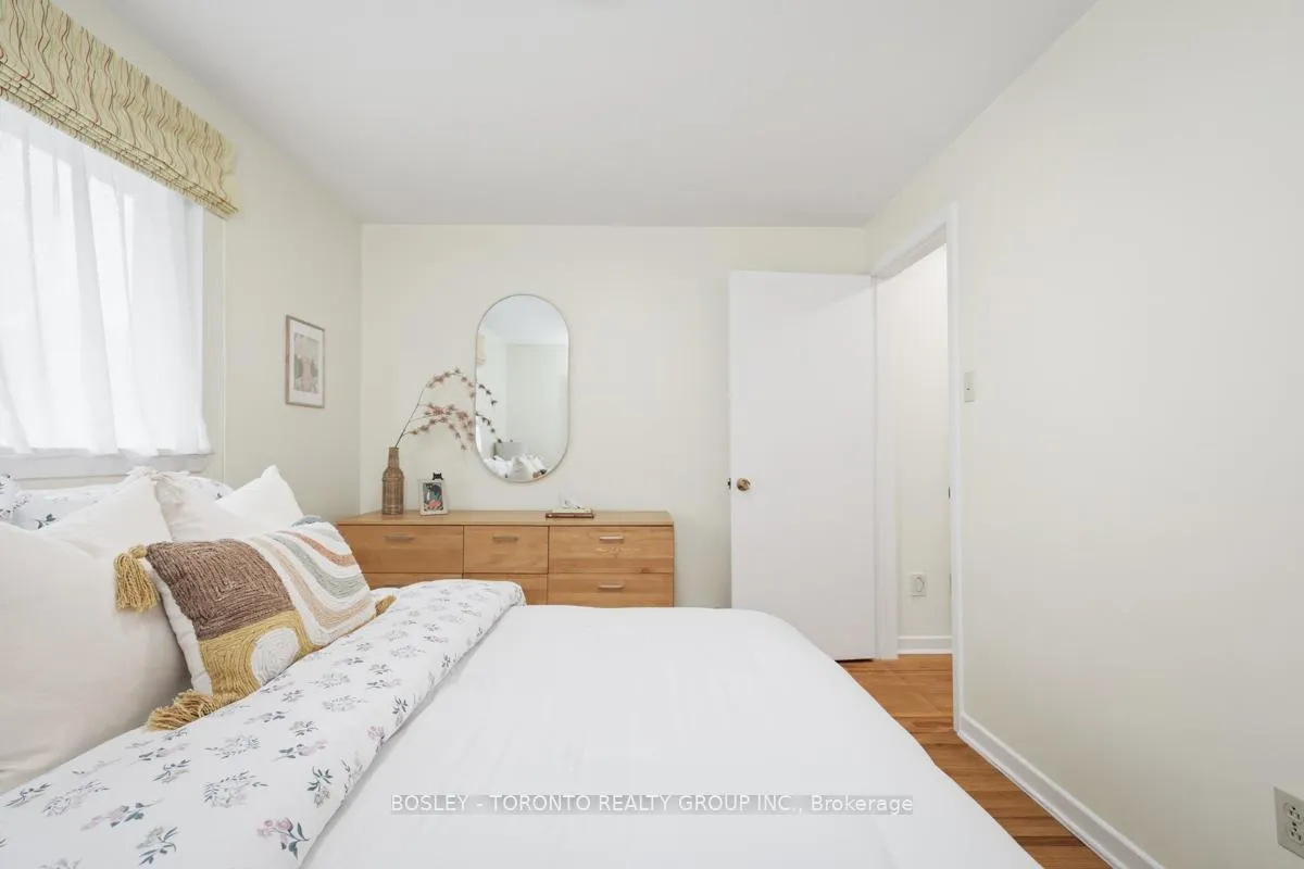 Photo 23 of 17 Glamis Place, Markham, Royal Orchard — HOMEH