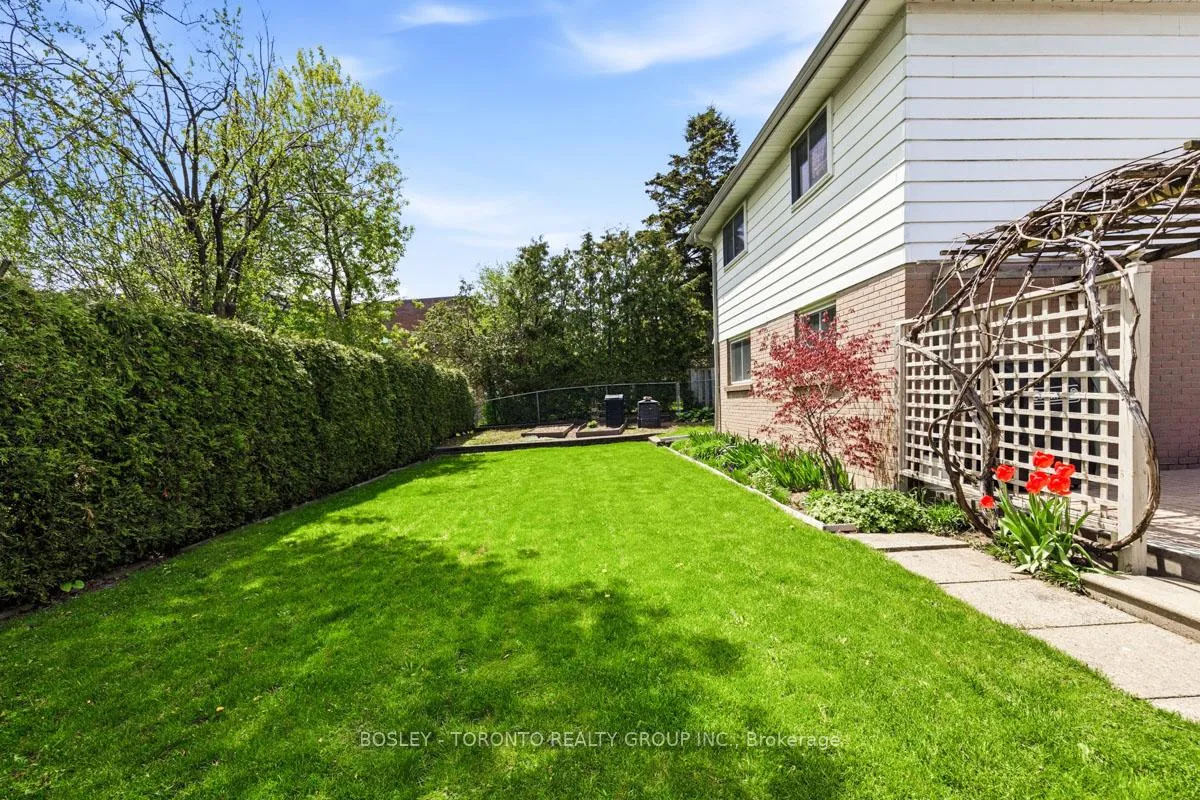 Photo 45 of 17 Glamis Place, Markham, Royal Orchard — HOMEH