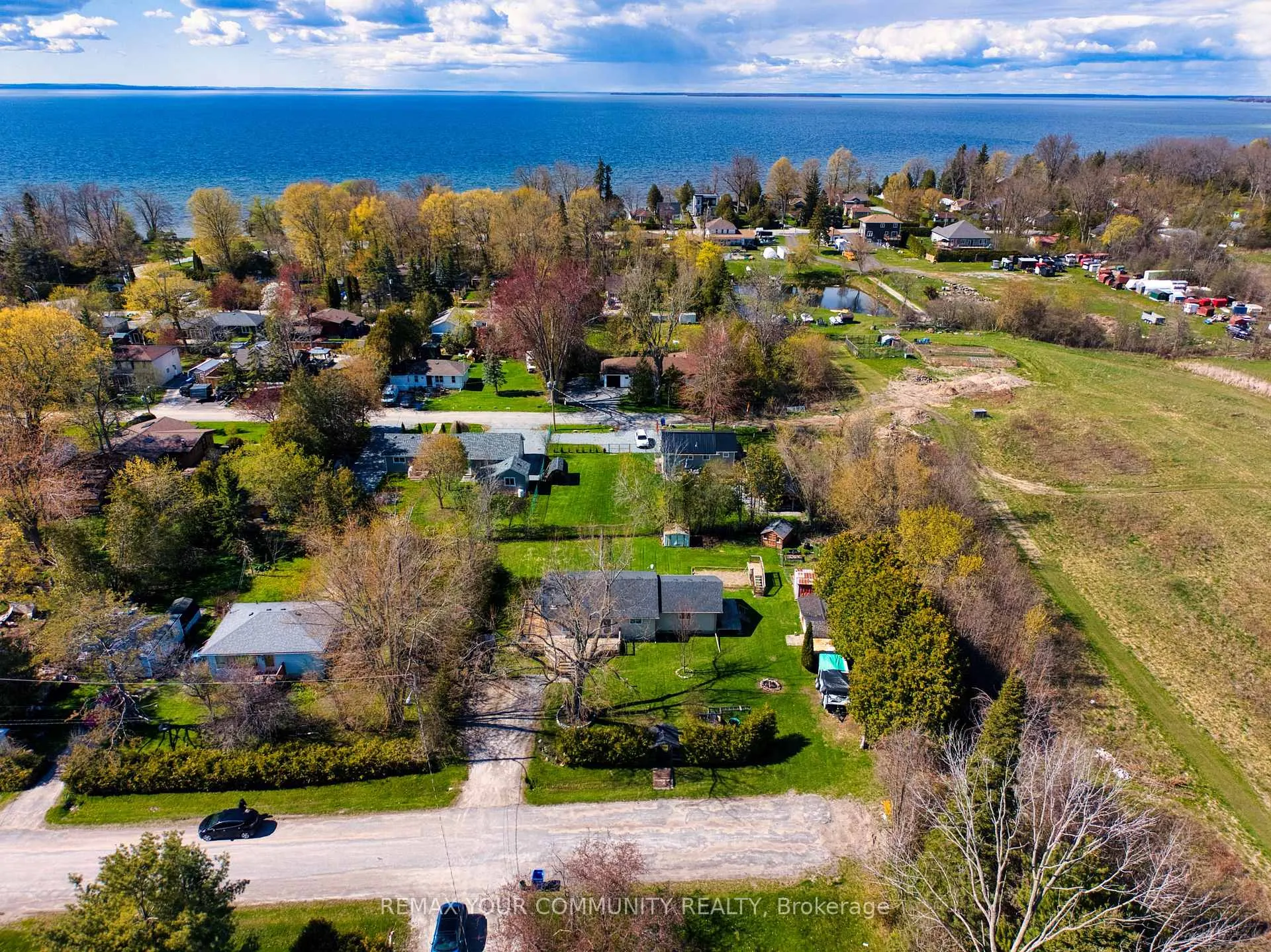 Photo 38 of 44 Sixth Street, Georgina, Pefferlaw — HOMEH