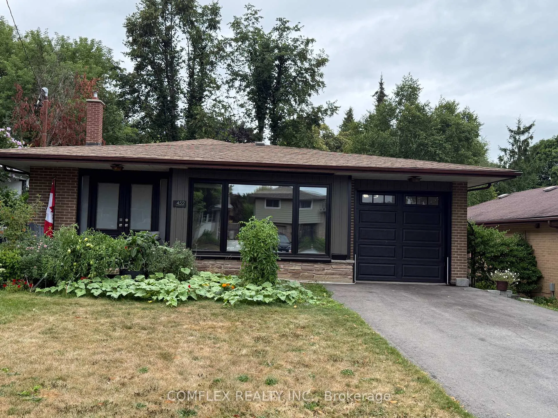 Photo 3 of 452 Juliana Drive, Oshawa, O'Neill — HOMEH