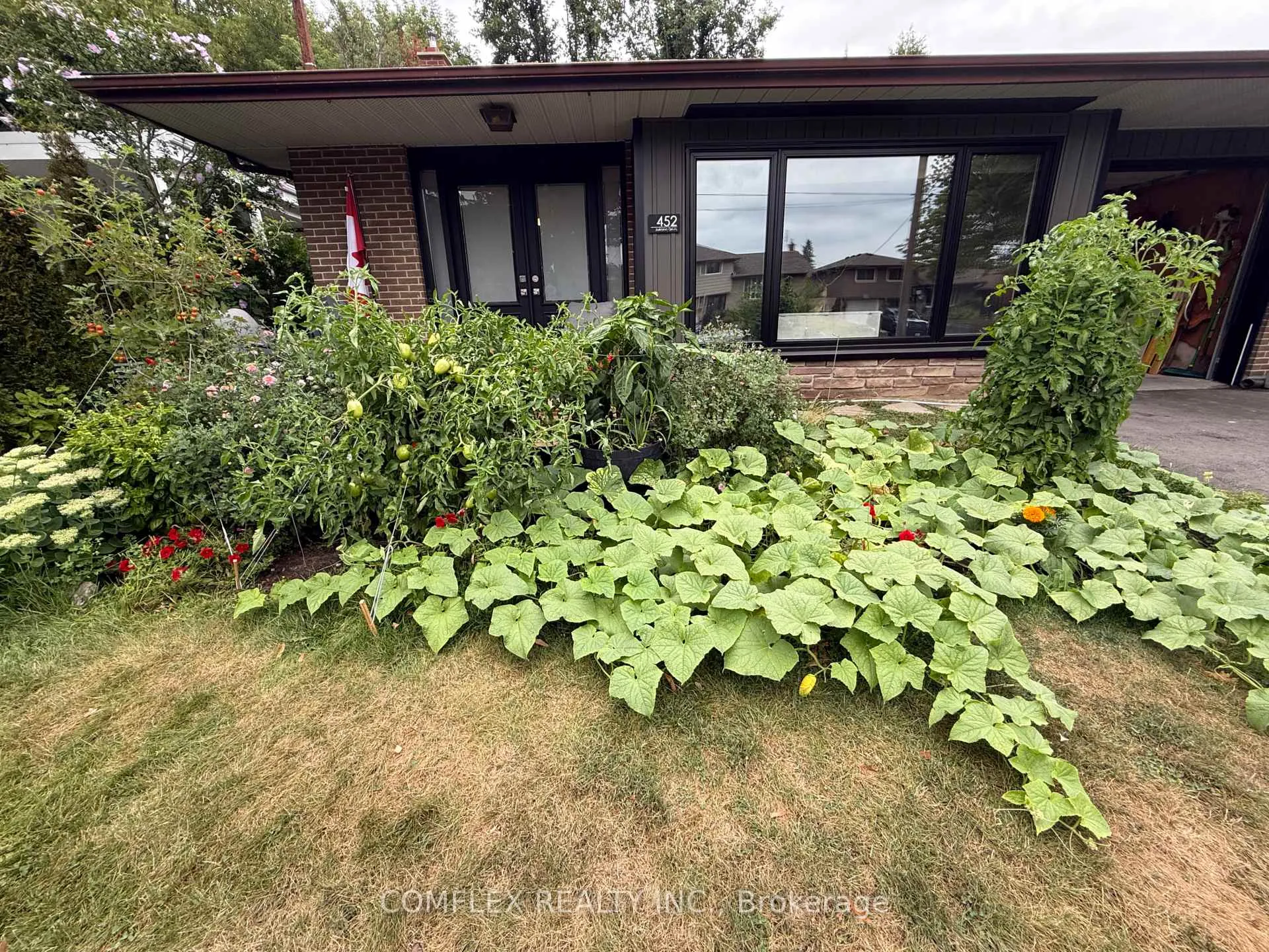 Photo 4 of 452 Juliana Drive, Oshawa, O'Neill — HOMEH