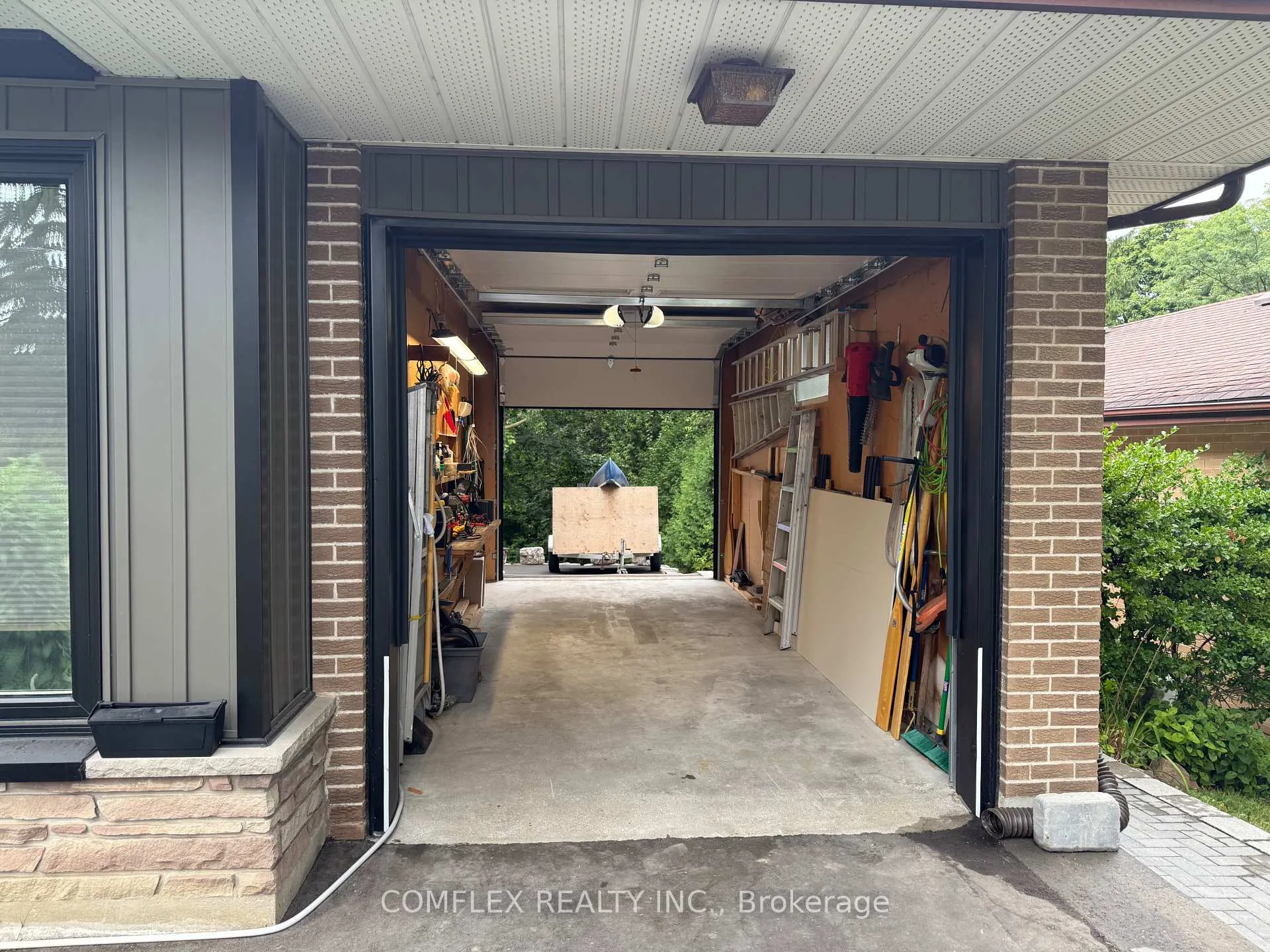 Photo 5 of 452 Juliana Drive, Oshawa, O'Neill — HOMEH